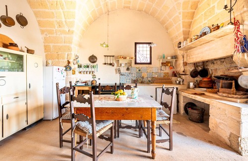 Serrano Apartment | Apartment 'Ponente' with Private Terrace, Wi-Fi and Air Conditioning
