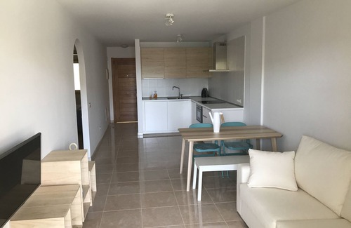 El Medano Apartment | Apartment + pool. 1 minute beach. El Médano