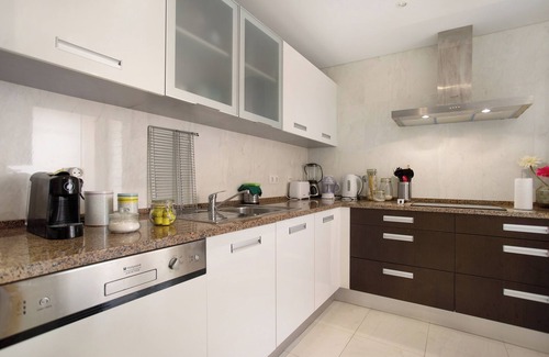 Atalaia Apartment | Apartment 'Praia Areia Branca' with Sea View, Shared Pool and Wi-Fi