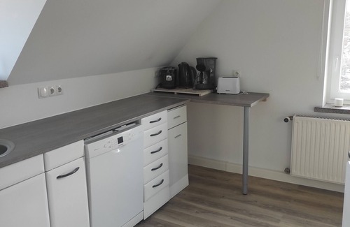 Hartmannsdorf Apartment | Apartment 'Rosie' with Shared Garden and Wi-Fi