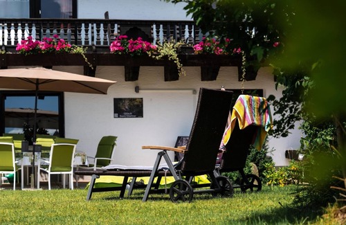 Arnetsried Apartment | Apartment Suite Waldstube - with balcony and view of the Bavarian Forest mountain range