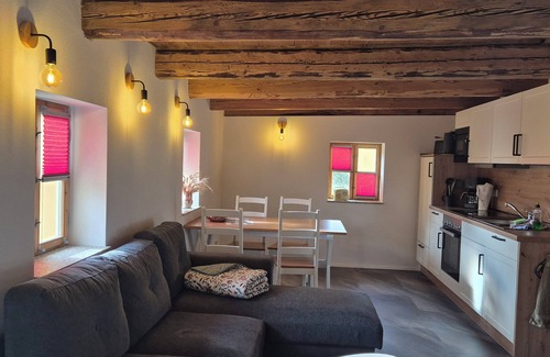 Bertsdorf Apartment | Apartment 'Scheibe' with Mountain View and Wi-Fi