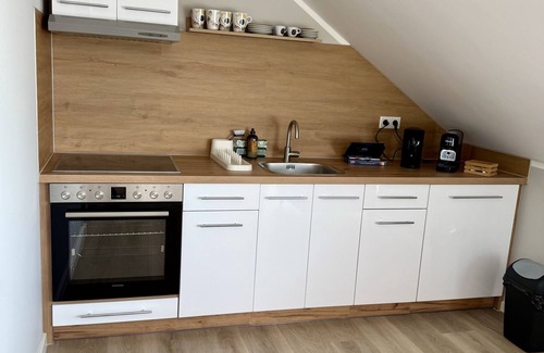 Rhein-Erft-Kreis District Apartment | Apartment-Standard-Private Bathroom-City view