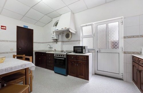 Baiona Apartment | Apartment 'T2 Malveiro' with Private Terrace and Wi-Fi