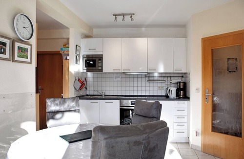 Oberhof Apartment | Apartment 'Tannenblick 8-1' with Private Terrace, Shared Garden and Wi-Fi