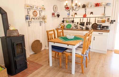 Kroeslin Apartment | Apartment Uns Schün - apartment