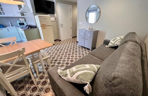 Viveiro Apartment | Apartment 'Valdeflores' with Private Terrace, Balcony and Air Conditioning