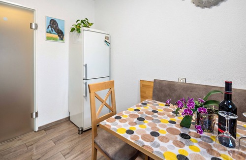 Bebra Apartment | Apartment 'Wasserturmblick' with Mountain View, Private Terrace and Wi-Fi