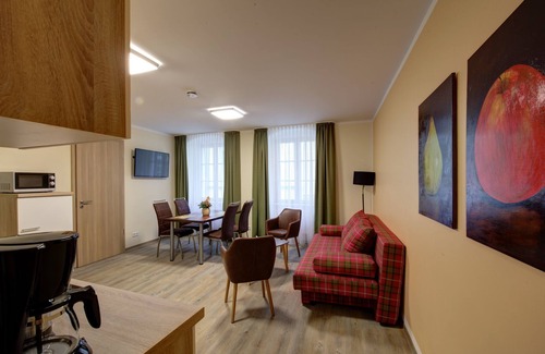 Altstadt Apartment | Apartment with 2 bedrooms, add. Guest WC and Balcony in the old town of Görlitz