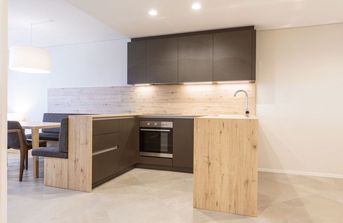 Treffen Apartment | Apartment with balcony/terrace