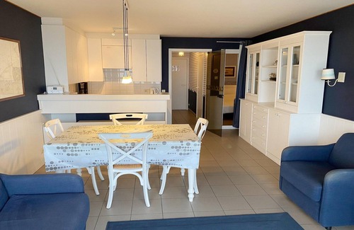 Nieuwpoort-aan-Zee Apartment | Apartment with bicycle storag