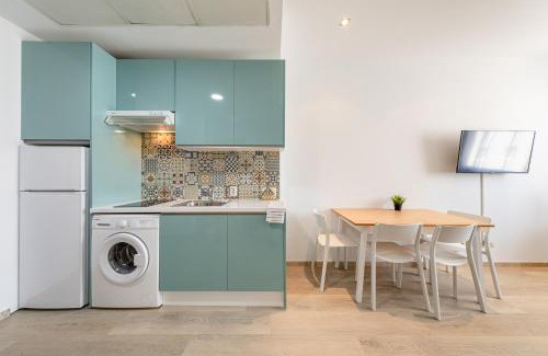 Bormujos Apartment | Apartment with free parking and pool