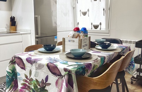 Gijon City Centre House | Apartment with terrace and parking near the beach