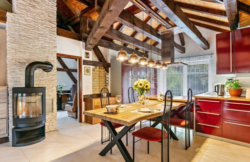 Zeuthen Apartment | Apartment 'Wohnung Am Stadtrand Im Grünen' with Private Terrace, Private Garden and Wi-Fi