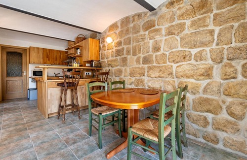 Stadt Wehlen Apartment | Apartment 'Wohnung Auf Dem Buschholz' with Mountain View, Private Terrace and Wi-Fi