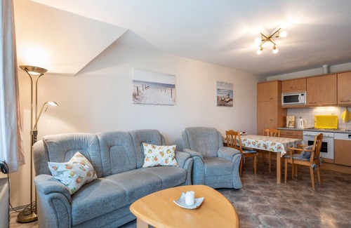 Suderdeich Apartment | Apartment 'Wohnung Gold' with balkon, Shared Garden and Wi-Fi