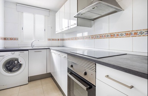 Benicalap Apartment | Apartment 'Zona Garbí - B' with Wi-Fi and Air Conditioning