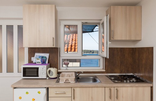 Lozica Apartment | Apartments Lovro - Duplex One Bedroom Apartment with Terrace and Partial Sea View (1)