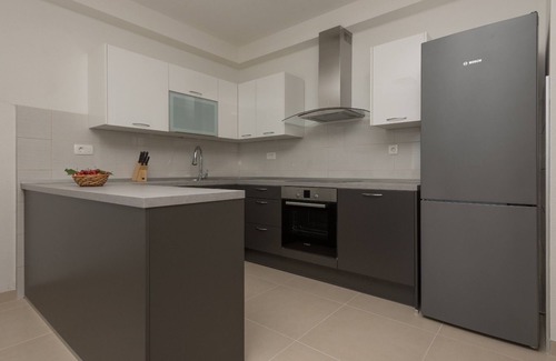 Zivogosce Apartment | Apartments Mladen