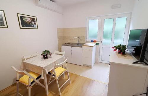 Polace Apartment | Apartments Nodilo