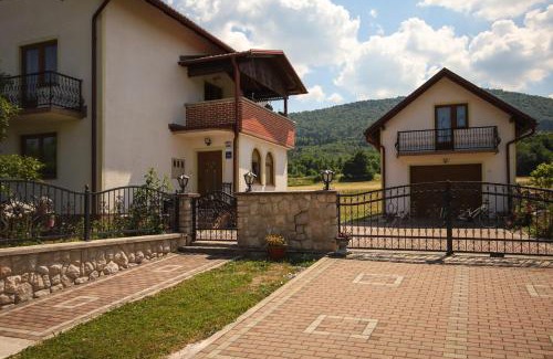 Licko Lesce Apartment | Apartments with a parking space Licko Lesce, Velebit - 20985