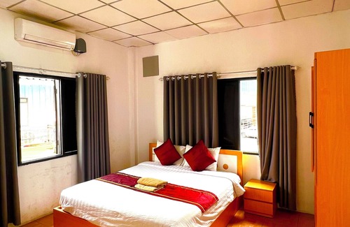 Vientiane Hotel | Apatuxay Vientiane Hotel & Apartment