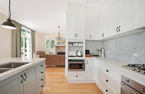 Apollo Bay House | Apollo Bay Oceanview Mountain Retreat, Pet Friendly, EV station, Fireplace