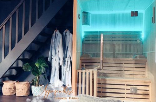 Poitiers Apartment | Apparenthèse Love Room Jacuzzi Sauna