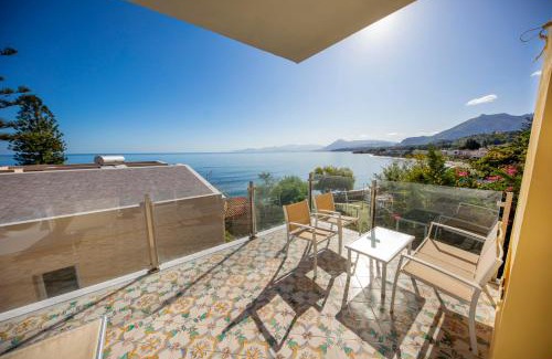 Casteldaccia Apartment | Appartamento 23 Pax in Villa Francesca by Ville in Palermo