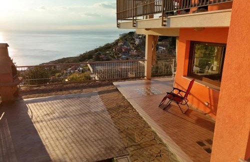 Roiano-Gretta-Barcola-Cologna-Scorcola Apartment | Appartamento in villa con terrazza vista mare - pet friendly