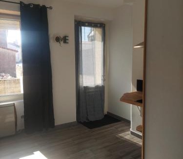 La Boissiere-des-Landes Apartment | Appartement T2 meublé - Entrée indépendante