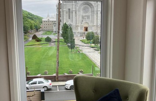 Ste Anne de Beaupre Apartment | Appartement Le Yin