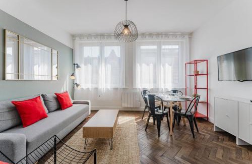 Historic Center Apartment | Appartement 2 chambres avec parking, proche métro