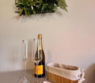 Thiede Apartment | Appartement 2 - Gemütliche Wohnung mit Küchenzeile, Bad und großer Terrasse