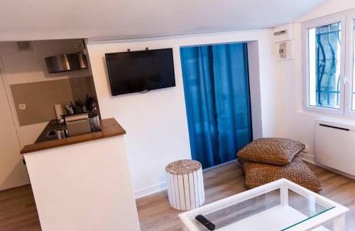 Saint-Julien Apartment | Appartement 2 personnes, Place St Sauveur à 2min