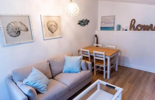Saint-Julien Apartment | Appartement 2 personnes, Place St Sauveur à 2min