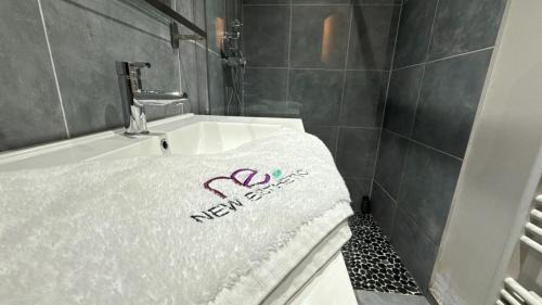 Sart-Dames-Avelines Apartment | Appartement 5 personne avec accès piscine jacuzzi disponibilité saisonnière NEW PROPERTY MANAGEMENT !