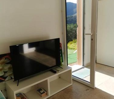 Pardigon Apartment | Appartement chaleureux à Cavalaire-sur-Mer 40 m² avec terrasse