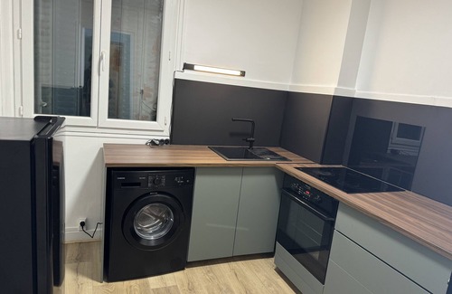 8th Arrondissement Apartment | Appartement Cocon Chic et Refait à Neuf : Votre Coin Douillet en Ville