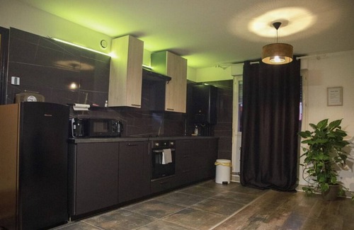 Saint-Laurent-sur-Saone Apartment | Appartement de Luxe Avec Sauna et Jacuzzi