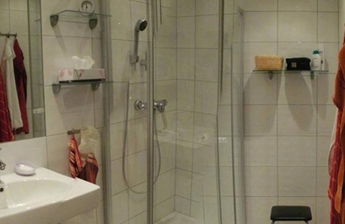 Tschoran Apartment | Appartement H. & G. Hütten - Ferienwohnung mit Balkon