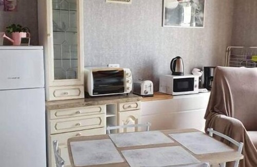 Tonnay-Charente Apartment | Appartement Mitoyen, Commerces à Proximité, à 5 km Cure Thermale de Rochefort