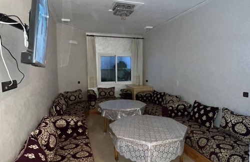 Oujda Apartment | Appartement Propre et Équipé à Louer Avec un Grand Salon Marocain
