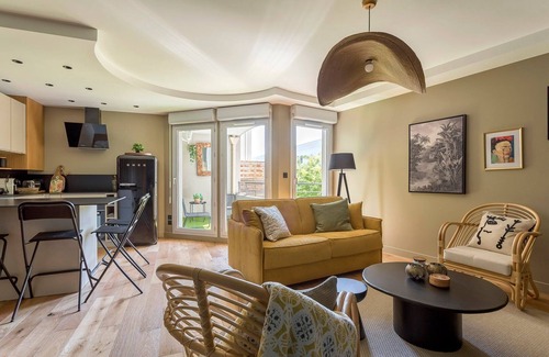 8th Arrondissement Apartment | Appartement spacieux avec balcon 6pers