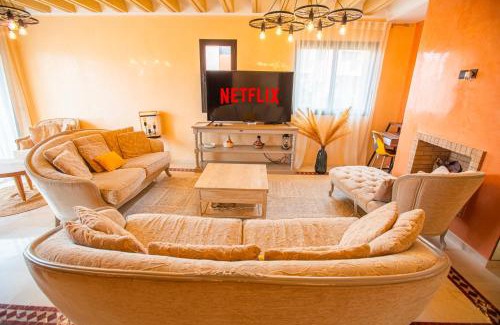 Ouahat Sidi Brahim Apartment | Appartement XXL résidence privée piscine Dar Dmana