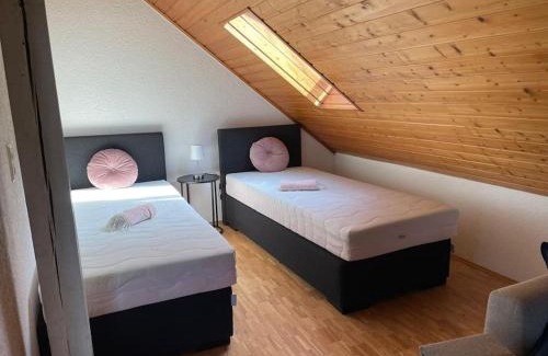 Hofheim in Unterfranken Apartment | Appartio - Ferienwohnung "Dorfblick" Dachgeschoss - 6 Personen - Netflix - Waschmaschine
