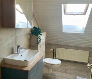 Hofheim in Unterfranken Apartment | Appartio - Ferienwohnung "Dorfblick" Dachgeschoss - 6 Personen - Netflix - Waschmaschine