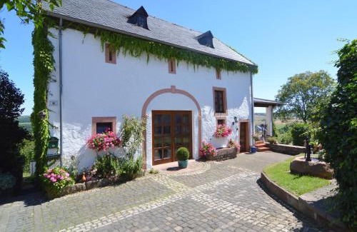 Ittel Apartment | Appealing Apartment in Ittel with Garden, Parking, Bicycles