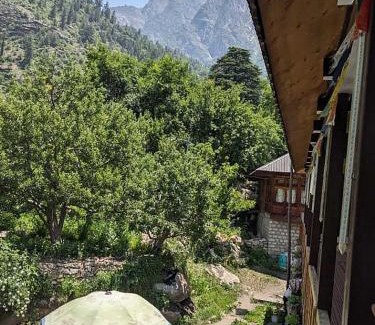 Rakchham House | Apple Grove