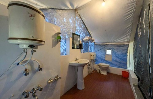 Batseri Hotel | Apple Orchard Farm and Camping